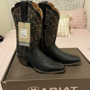 Womens brand new black Ariat boots size 8.5